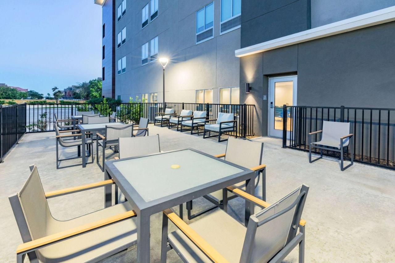 La Quinta Inn & Suites By Wyndham Texas City I 45 Exteriör bild